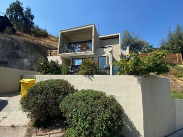 Casa en venta en Huinganal, condominio, 4D, 4B (88615), Lo Barnechea - 4 dormitorios, 3 baños