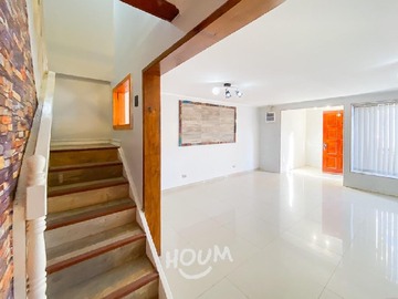 Casa en venta en Pasaje uno, Quilpué - 4 dormitorios, 3 baños