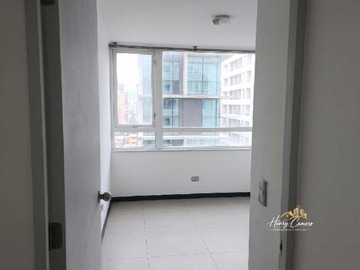 Departamento en venta en Luminoso Hogar en Entorno Tranquilo (182409), Santiago - 2 dormitorios, 2 baños