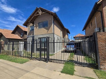 Casa en venta en Hacienda La Esmeralda, Talca - 4 dormitorios, 3 baños