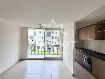 Departamento en arriendo mensual en Avenida Los Libertadores 7282, Cerrillos - 3 dormitorios, 2 baños