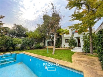 Casa en venta en Sagrados Corazones / Campus Oriente UC, Providencia - 8 dormitorios, 6 baños