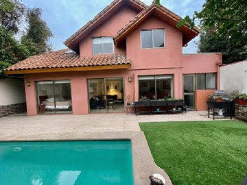 Casa en venta en Monvel, b. Subercaseaux, c. Silva v., La Reina - 5 dormitorios, 4 baños