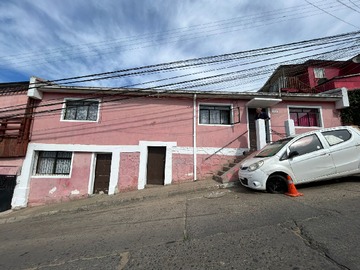 Casa en venta en Almirante Montt, Valparaíso - 5 dormitorios, 3 baños