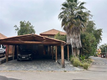 Casa en arriendo mensual en Hacienda el Peñon, Puente Alto - 6 dormitorios, 4 baños