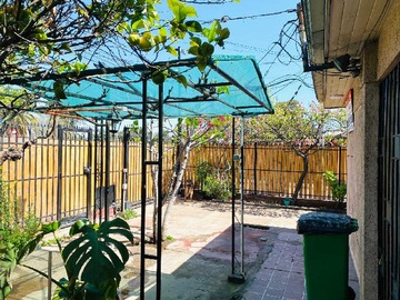 Casa en venta en Casa Esquina comercial con 4 estac. (173773), Pedro Aguirre Cerda - 3 dormitorios, 1 baño