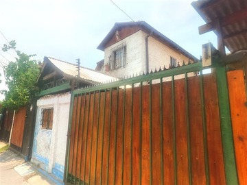 Casa en venta en Se vende terreno con dos casas amplias con local comercial, San Miguel - 4 dormitorios, 3 baños