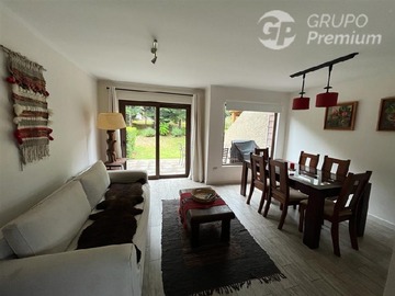 Casa en venta en gran alicurra 55, Pucón - 3 dormitorios, 2 baños