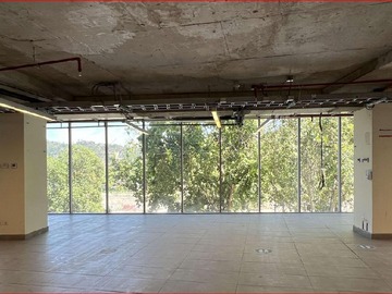 Oficina en arriendo mensual en Arrienda Oficina 550 M2 UF 248 Metro los Leones Providencia
