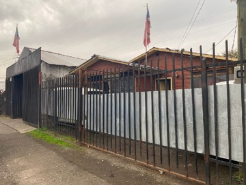 Casa en venta en Casa con gran potencial para vivienda o local comercial., Chillán - 3 dormitorios, 2 baños
