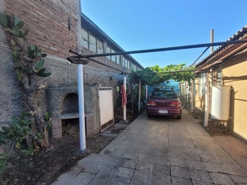 Casa en venta en Vende propiedad comercial en avenida, 525 mts., Puente Alto - 8 dormitorios, 3 baños
