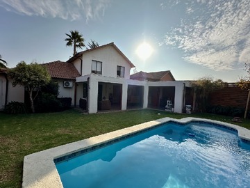 Casa en venta en Ciudad de los valles, Pudahuel - 4 dormitorios, 3 baños