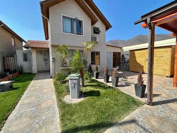 Casa en arriendo mensual en Casa Moderna y con piscina. (175959), Pudahuel - 4 dormitorios, 4 baños
