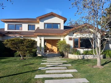 Casa en venta en Club de golf los lirios, Requínoa - 4 dormitorios, 5 baños
