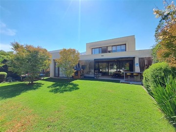 Casa en venta en Avda Chamisero, Colina - 4 dormitorios, 2 baños