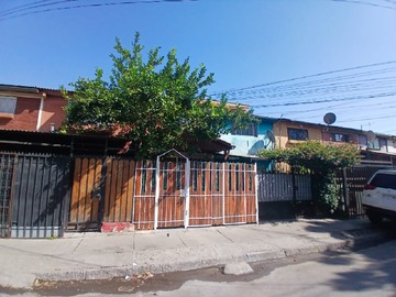 Casa en venta en Topacio, La Florida - 4 dormitorios, 1 baño