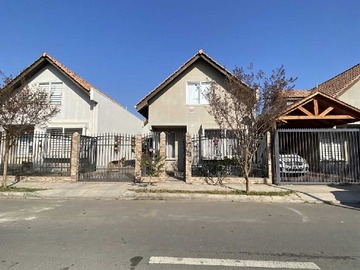 Casa en venta en Amplia Casa en Peñaflor (174756), Peñaflor - 3 dormitorios, 3 baños