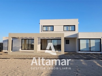 Casa en venta en Serena Golf, La Serena - 4 dormitorios, 3 baños