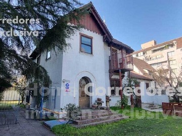 Casa en venta en Casa en Providencia patente comercial (172434), Providencia - 6 dormitorios, 4 baños