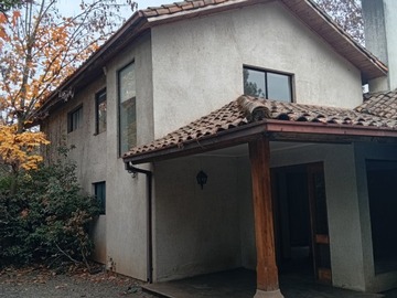 Casa en venta en Villa esmeralda sur, Talca - 6 dormitorios, 4 baños