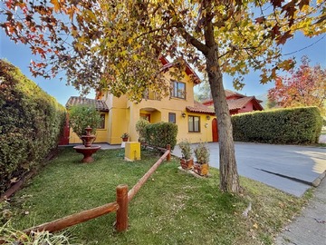 Casa en venta en Avenida los quilayes norte, Puente Alto - 5 dormitorios, 3 baños