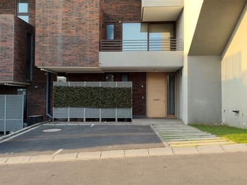 Casa en venta en Vende casa dúplex en condominio 4d 4b 2e 1b. Las pircas. La reina, Peñalolén - 4 dormitorios, 4 baños