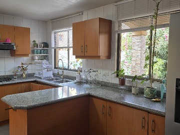 Casa en venta en Casa 2 Pisos, 123 m2, 4D+3B+2E, Peñalolén (89153), Peñalolén - 4 dormitorios, 3 baños