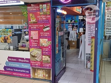 Local Comercial en venta en Moneda con Mac Iver, Santiago - 1 baño