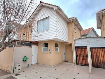 Casa en venta en Casa Moderna y Luminosa, Excelente Conectivid (178289), Puente Alto - 3 dormitorios, 2 baños