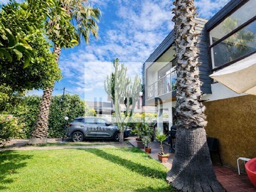Casa en venta en Moderna casa con espectacular patio! (163889), Ñuñoa - 5 dormitorios, 2 baños