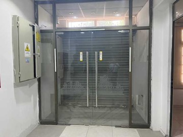 Local Comercial en arriendo mensual en Excelente Conectividad y Visibilidad (178987), Providencia - 3 baños