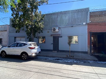 Local Comercial en venta en Local comercial y bodega con recepción final (121868), Santiago - 2 baños