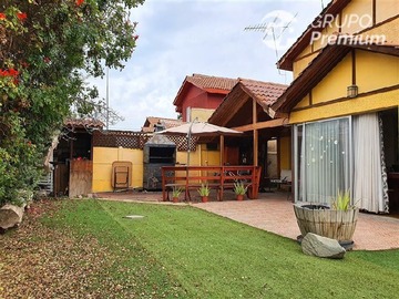 Casa en arriendo mensual en Rosales, sector Miraflores, Peñaflor - 5 dormitorios, 3 baños