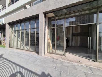 Local Comercial en arriendo mensual en Espacioso Local con Ubicación Estratégica (177236), Santiago - 1 baño