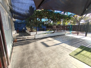 Casa en venta en Manuel carvallo, Peñalolén - 5 dormitorios, 3 baños