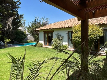 Casa en venta en Chicureo piedra roja colina, Colina - 4 dormitorios, 4 baños