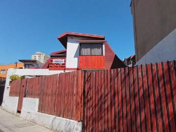 Casa en venta en Diego Portales, Viña del Mar - 5 dormitorios, 3 baños