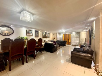 Casa en arriendo mensual en Vivienda Luminosa y Bien Conectada (170459), La Granja - 5 dormitorios, 3 baños
