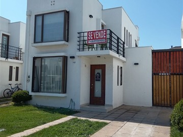 Casa en venta en Miraflores 1337, Peñaflor - 2 dormitorios, 2 baños