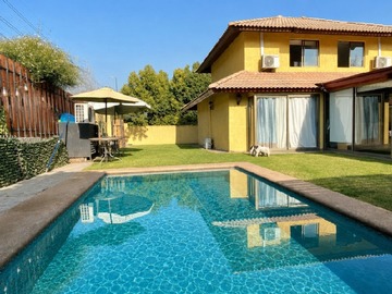 Casa en venta en Pedro fontova, Huechuraba - 6 dormitorios, 5 baños
