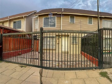 Casa en arriendo mensual en Avenida San Carlos, Puente Alto - 4 dormitorios, 2 baños