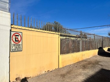Casa en venta en Avenida Grecia y Vizcachas, Calama - 3 dormitorios, 1 baño