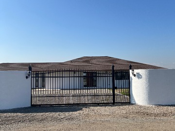 Casa en venta en Parcela en Condominio Padre Hurtado con Piscina - 4 dormitorios, 3 baños