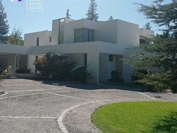 Casa en venta en En Buin - 6 dormitorios, 4 baños