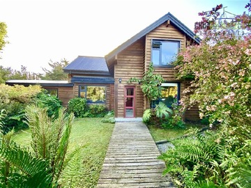 Casa en venta en Barrio Centenario, Puerto Varas - 3 dormitorios, 3 baños