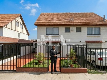 Casa en arriendo mensual en Obispo Adolfo Rodriguez Vidal, Padre Hurtado - 4 dormitorios, 2 baños