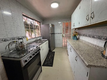 Casa en venta en Doctor Raúl Denis, Quinta Normal, Región Metropolitana de Santiago 8500000, Chile, Quinta Normal - 4 dormitorios, 2 baños