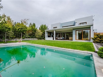 Casa en venta en Condominio Los Bosques, Colina - 4 dormitorios, 4 baños