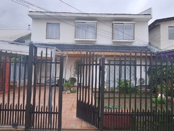 Casa en venta en Hermosa Propiedad en Venta con Excelente Ubicacion en Talca - 5 dormitorios, 2 baños