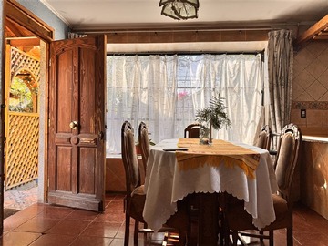 Casa en venta en Marathon con Benito Rebolledo, Macul - 5 dormitorios, 4 baños